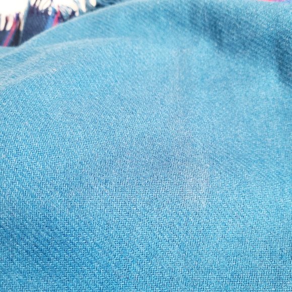 Saldarini lambswool cashmere throw. - Picture 8 of 8